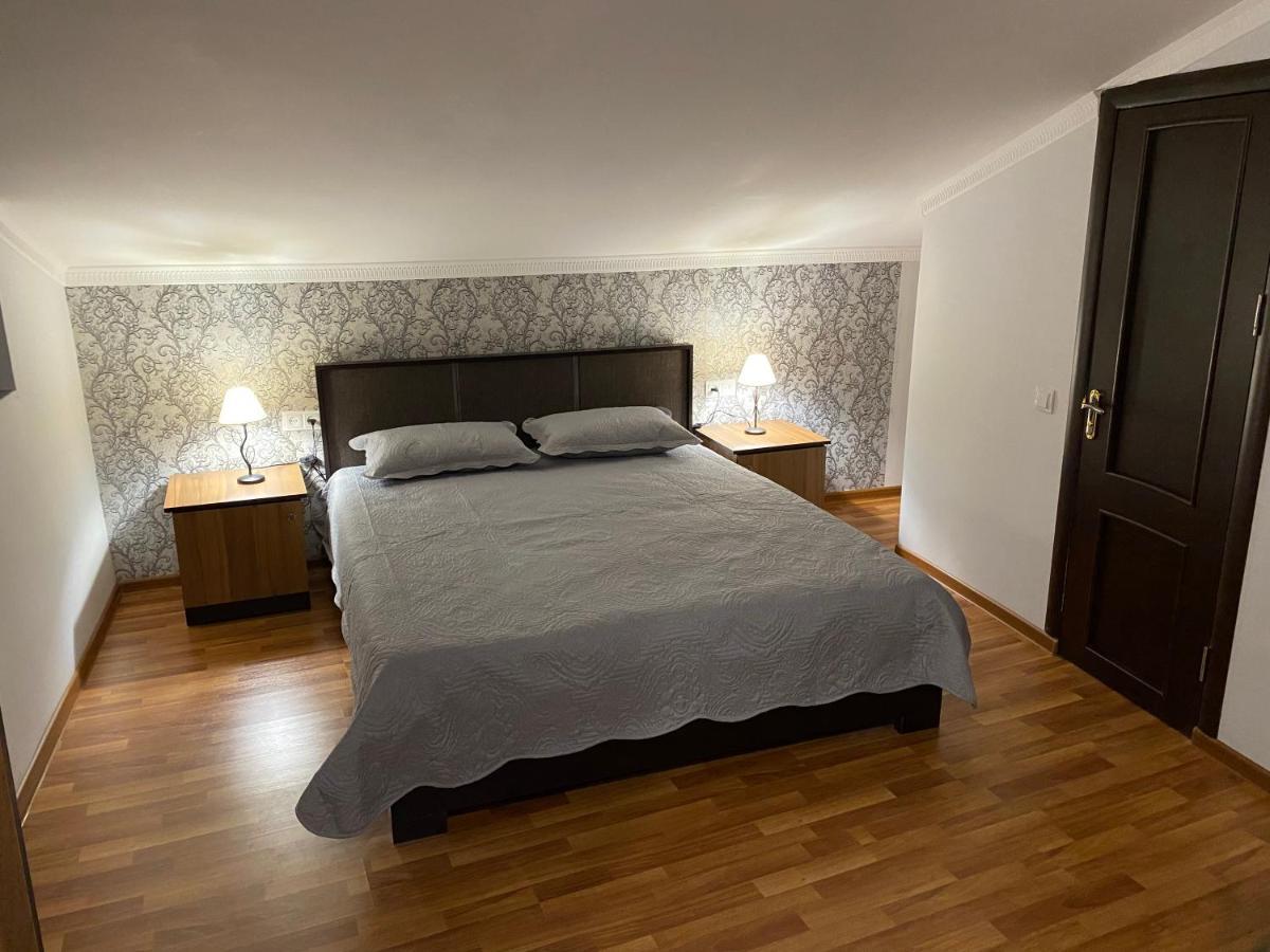Sofia Hotel Yerevan Bagian luar foto