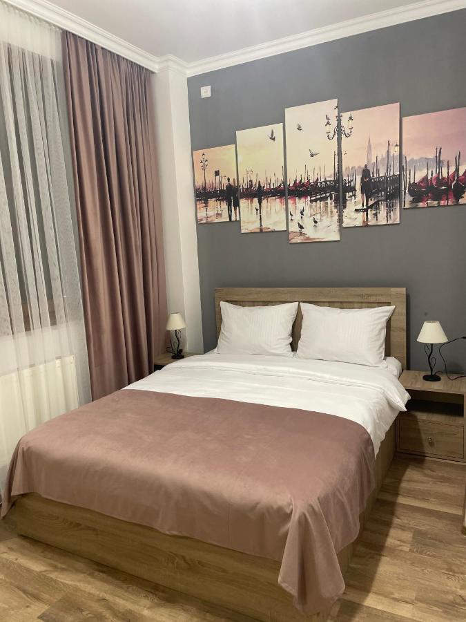 Sofia Hotel Yerevan Bagian luar foto