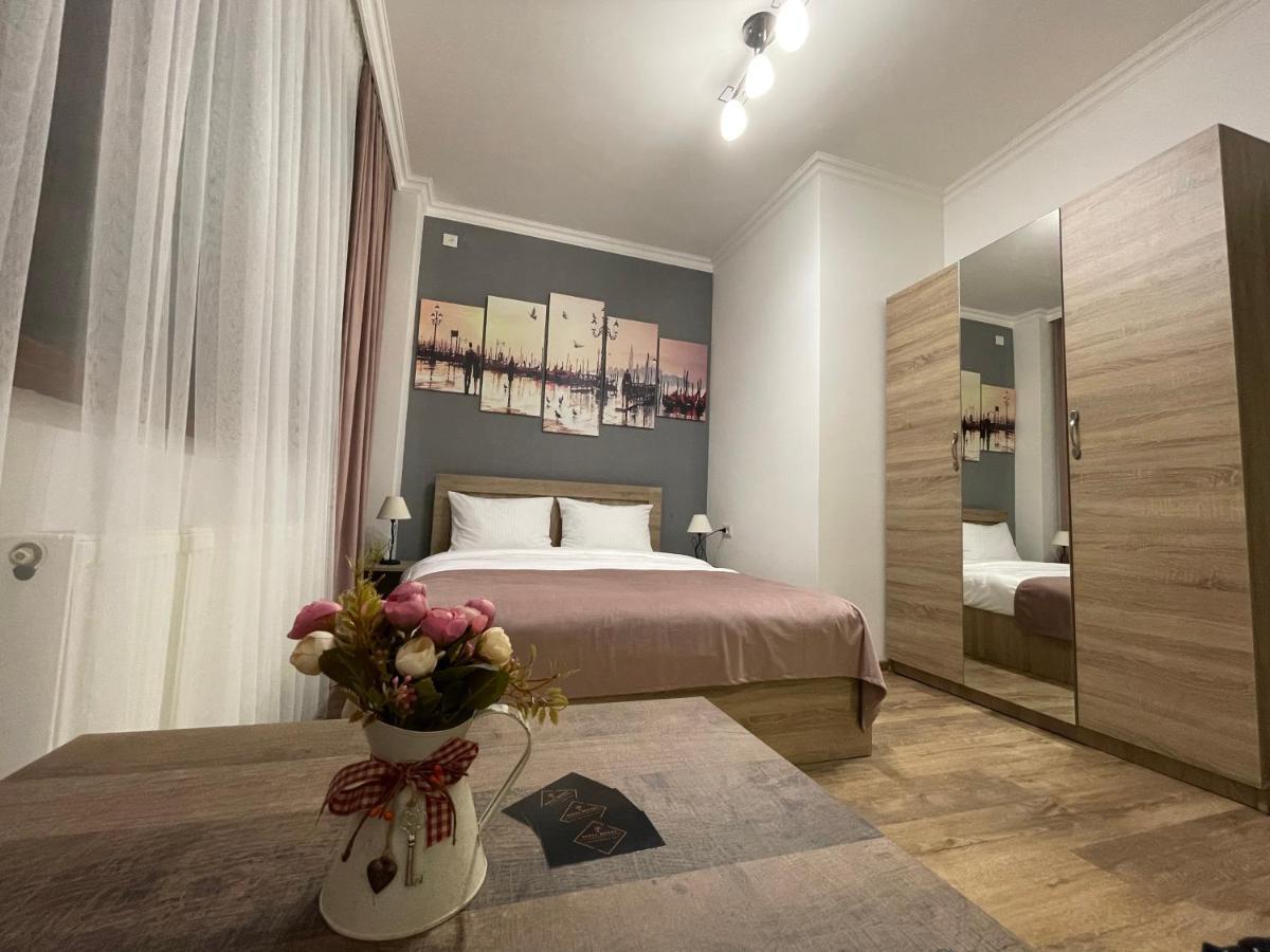 Sofia Hotel Yerevan Bagian luar foto