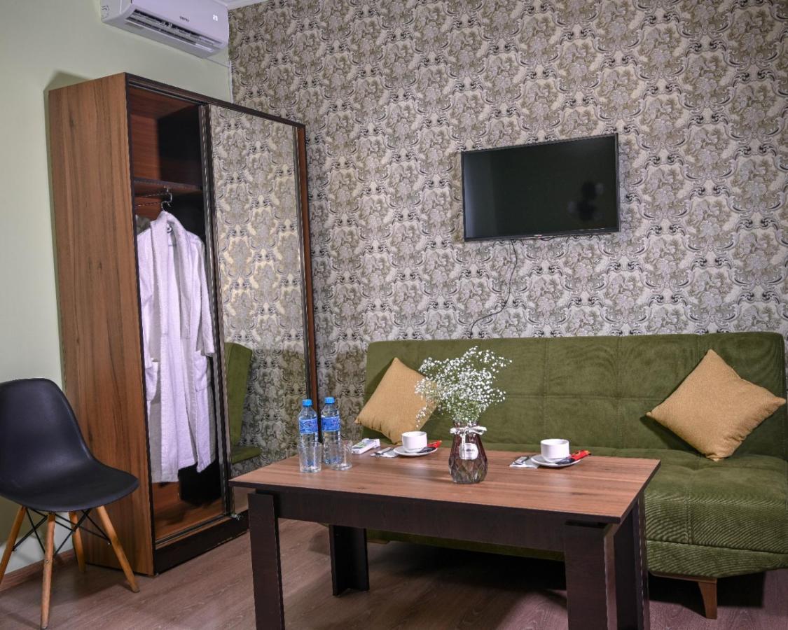 Sofia Hotel Yerevan Bagian luar foto
