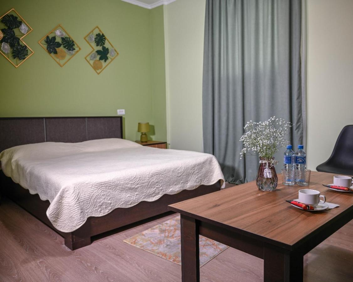 Sofia Hotel Yerevan Bagian luar foto